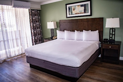 Travelodge by Wyndham Monterey Bay image 1