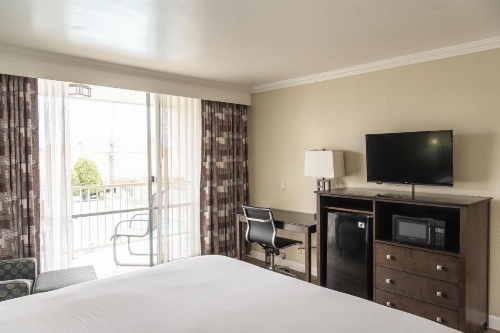 Travelodge by Wyndham Monterey Bay image 4