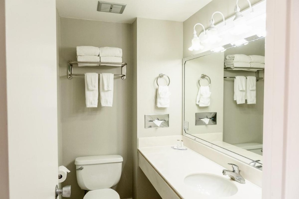 Travelodge by Wyndham Monterey Bay