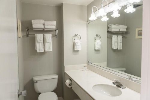 Travelodge by Wyndham Monterey Bay image 6